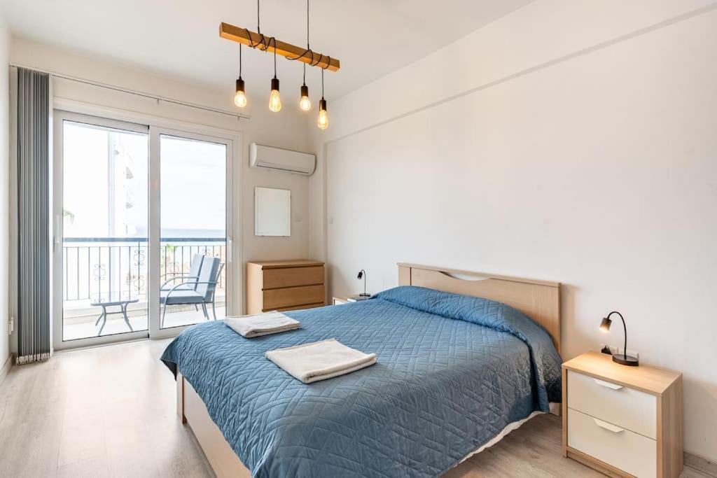 Must Stay - Finikoudes Seaview Larnaca Exterior photo