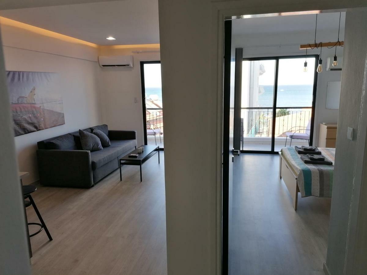 Must Stay - Finikoudes Seaview Larnaca Exterior photo